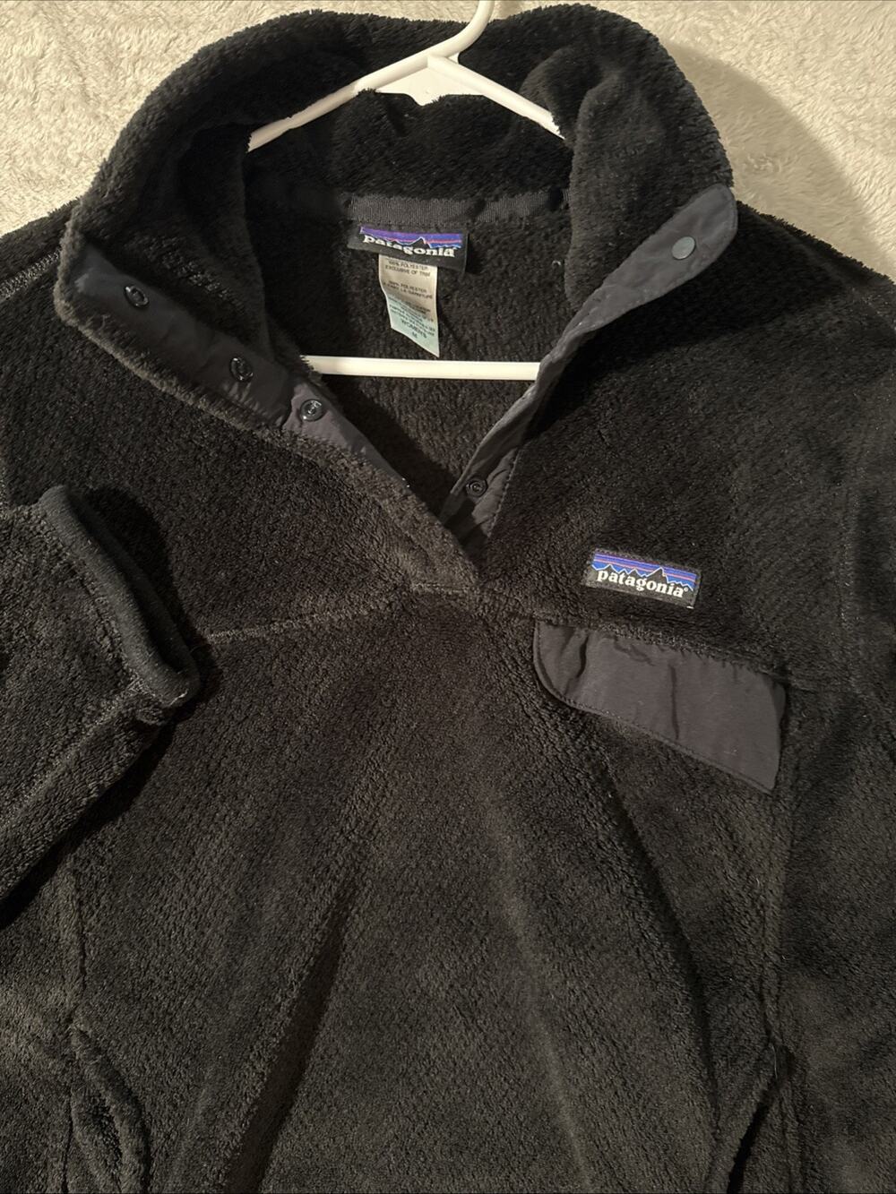Patagonia Women's Medium Black Re-Tool Snap-T Fleece Pullover shirt jacket logo